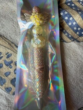 🪽Rhinestone Crystal Angel Pen with Yellow Floral Accent🪽